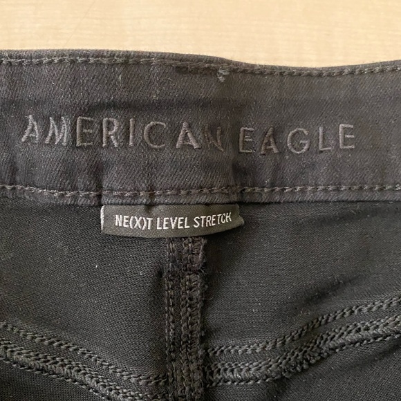 American Eagle Next Level High Waisted Jegging in black. Size 2, regular. - Picture 5 of 6